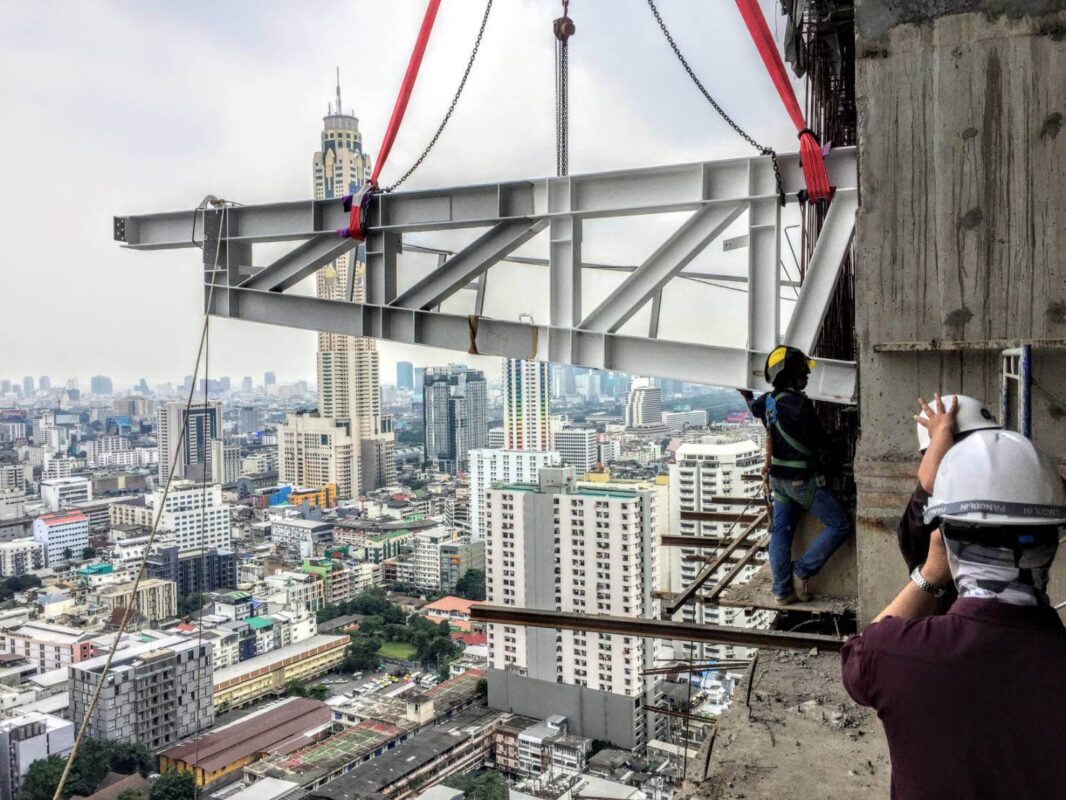 รับเหมางานโครงสร้างเหล็กขนาดใหญ่