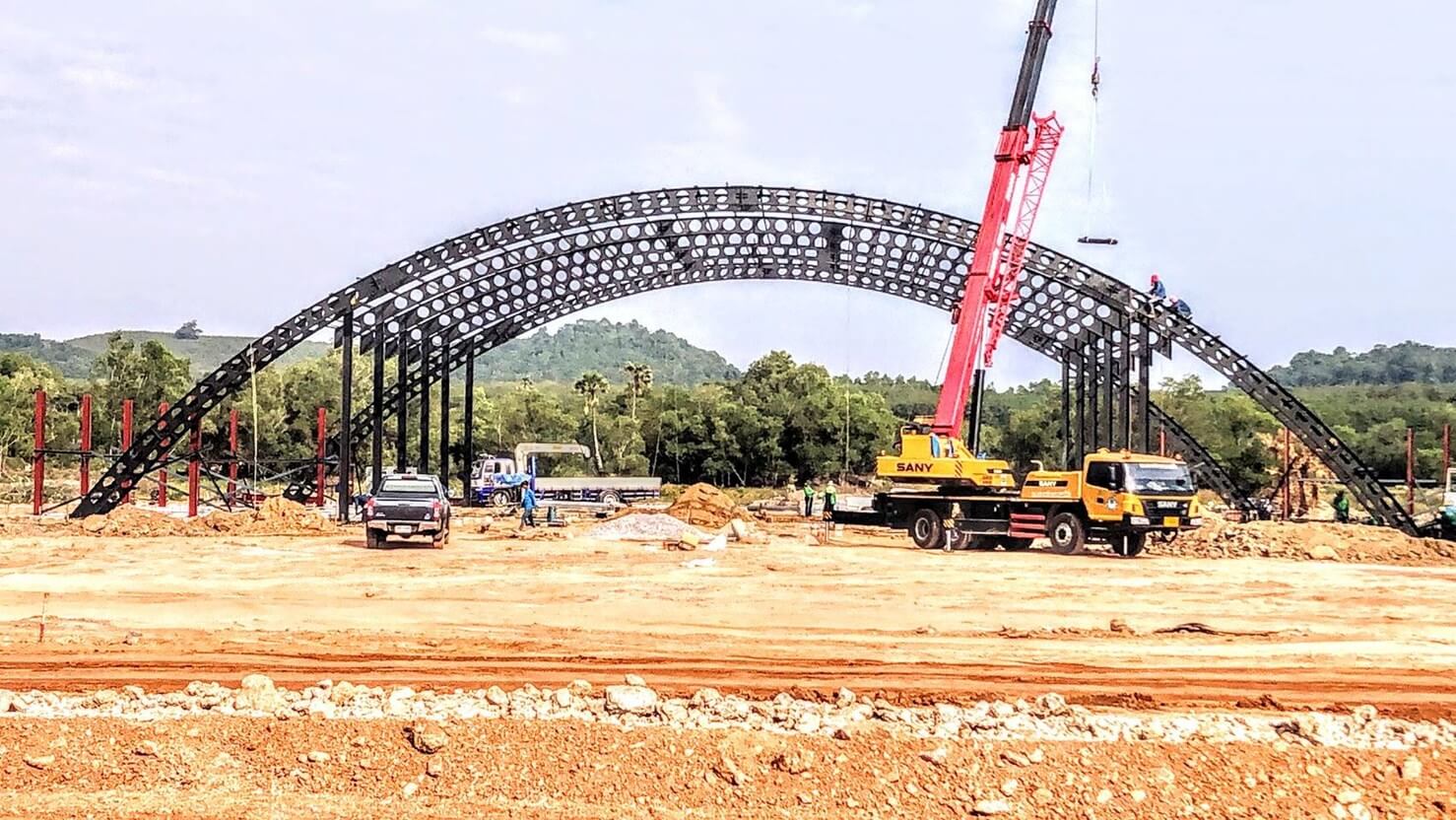 รับเหมาทำโครงสร้างเหล็ก เซลลูล่าร์บีม อาคารเก็บเครื่องบินขนาดเล็ก ระยอง